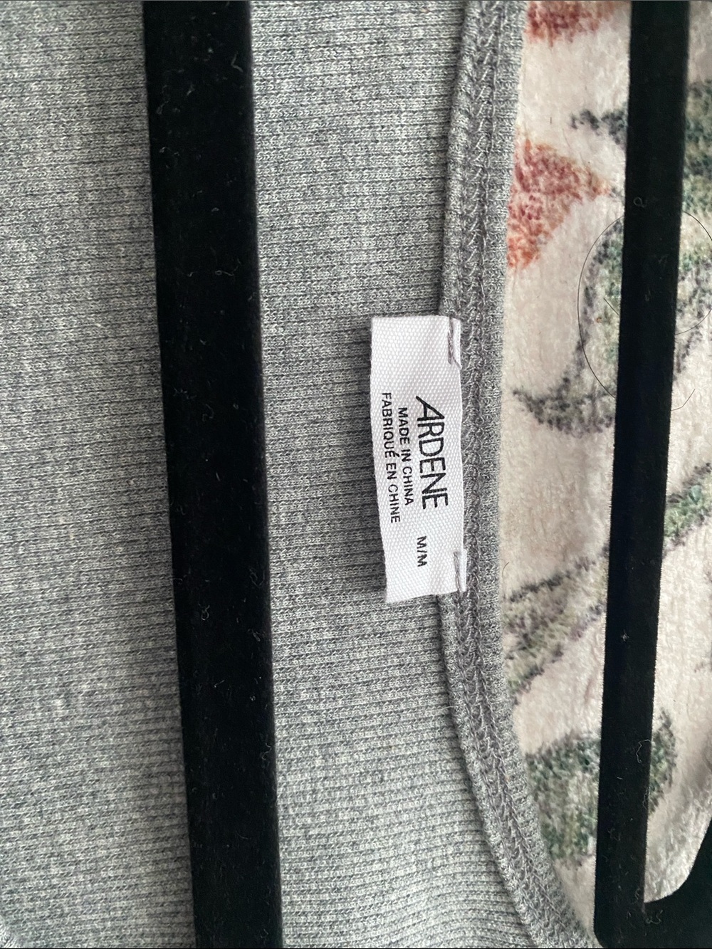 Arden’s Gray Ribbed Ruched V‑Neck Crop Top - Picture 2 of 3